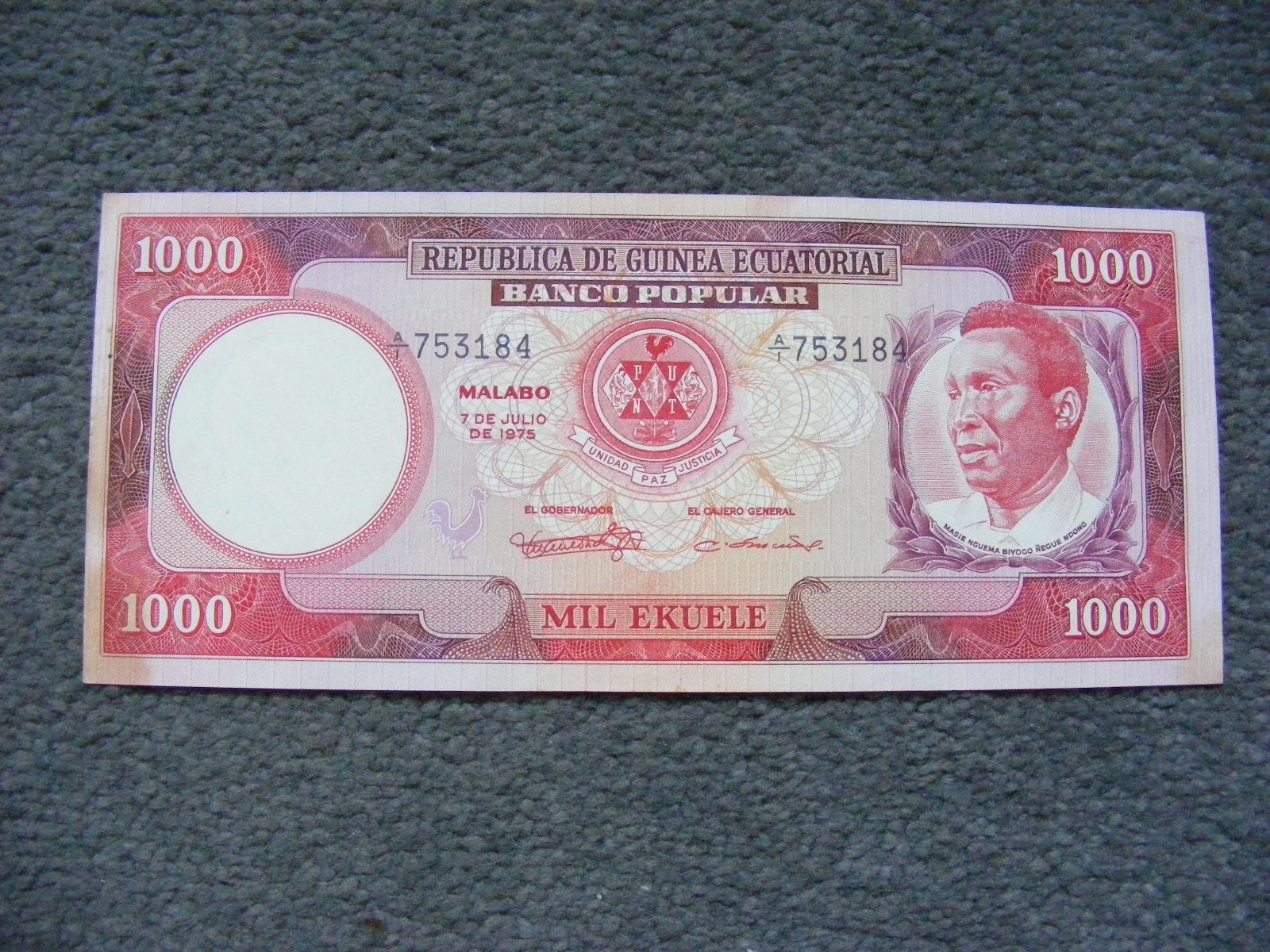B385 Equatorial Guinea 1000 Ekuele 1975 aUNC some discolouring