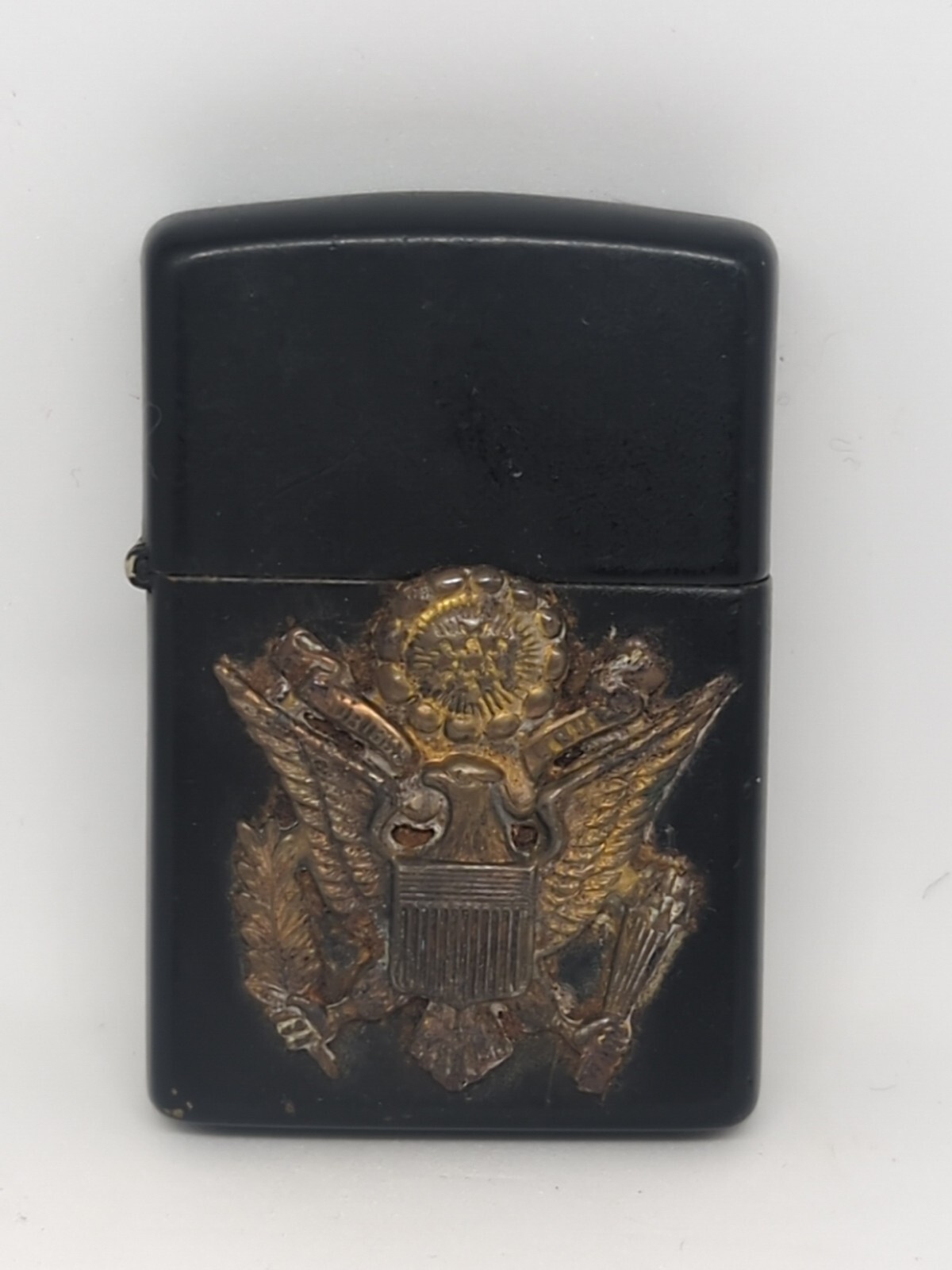 MATTE FINISH BLACK ZIPPO WITH GOLD GREAT SEAL OF UNITED STATES (USED)