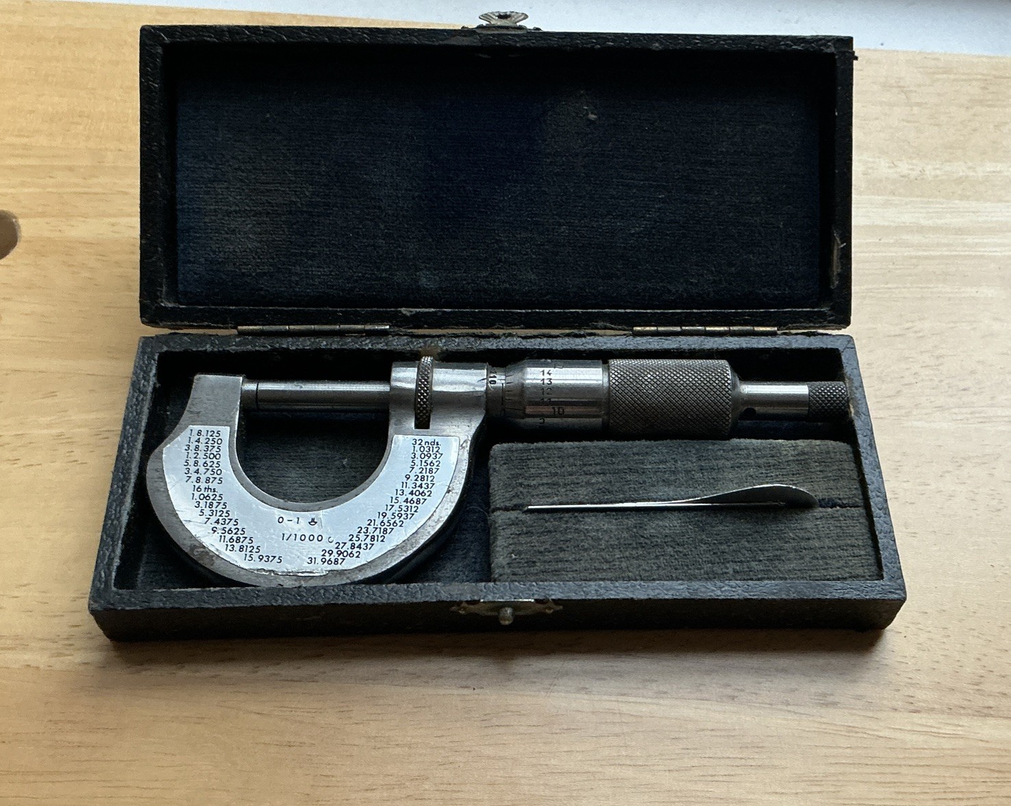 Vintage GERMAN MADE SUPREME 0-1” MICROMETER 1/10000" with Case; ES1212