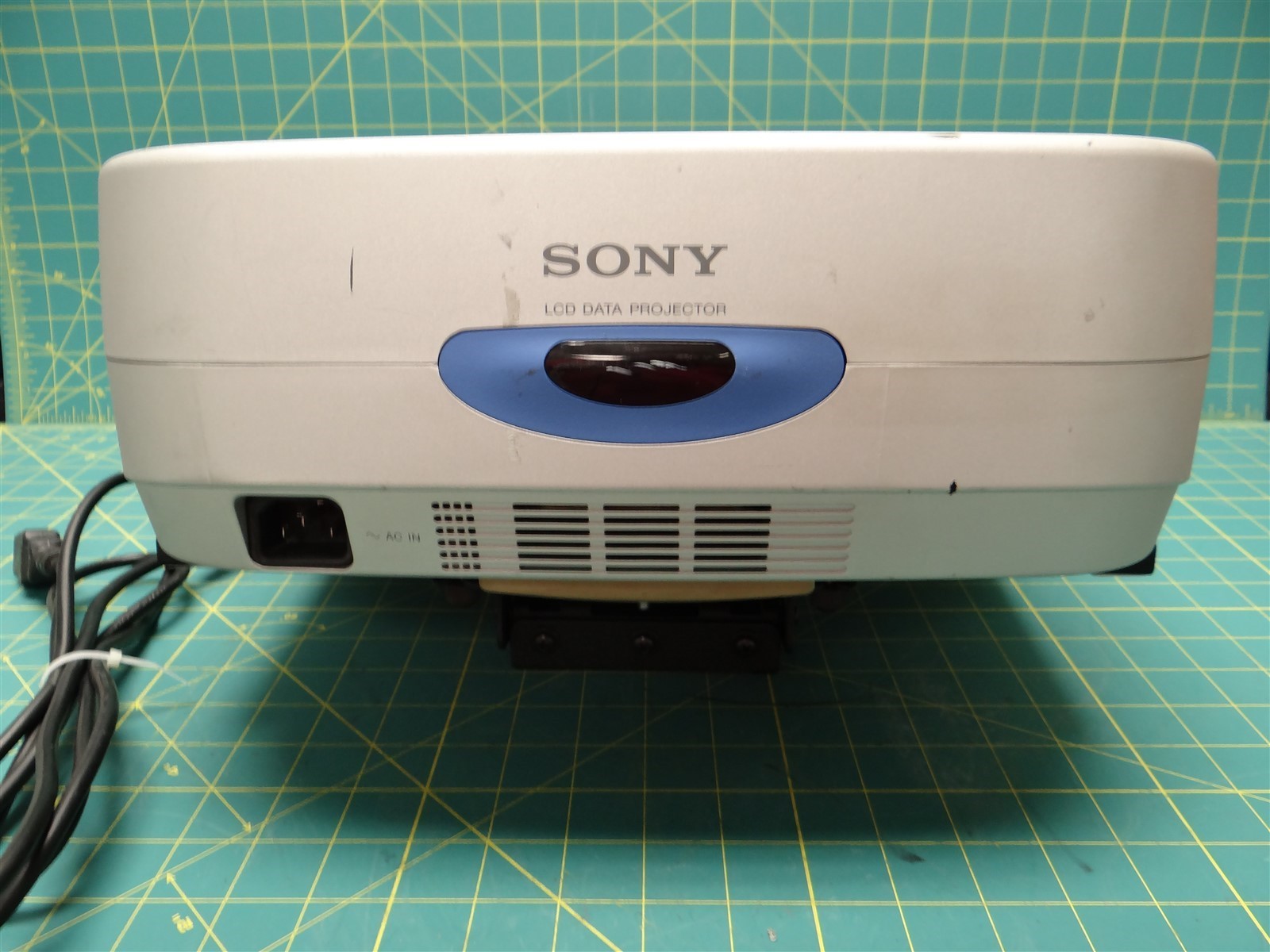 Sony LCD Data Projector Model VPL-PX20 100-240V 2.9-1.2A