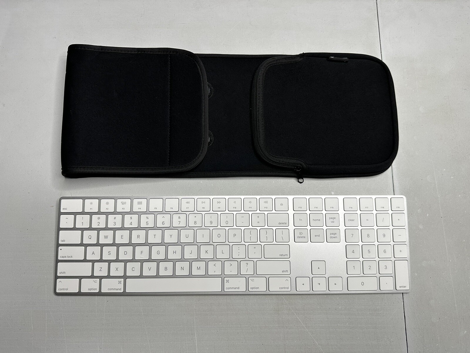 Apple Magic Keyboard w/Numeric Keypad Rechargeable, Excellent Condition! A1843