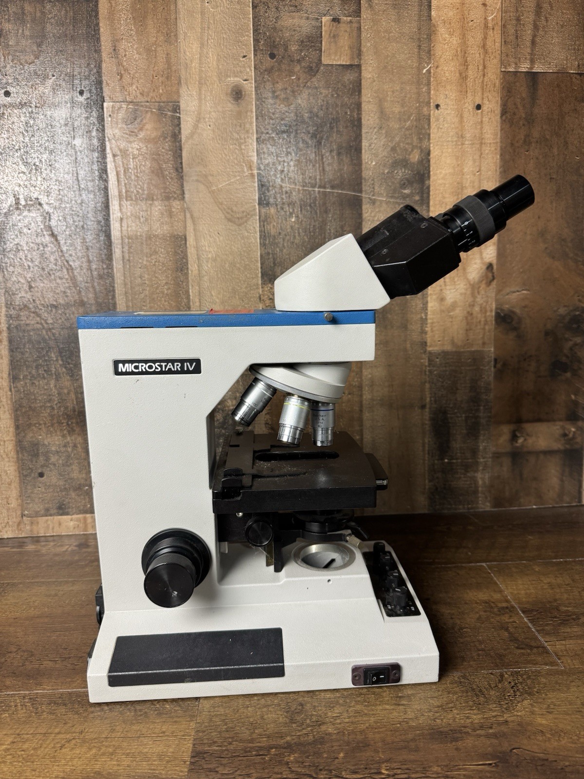 Leica Microstar IV Model 410 10/40/100 Objectives