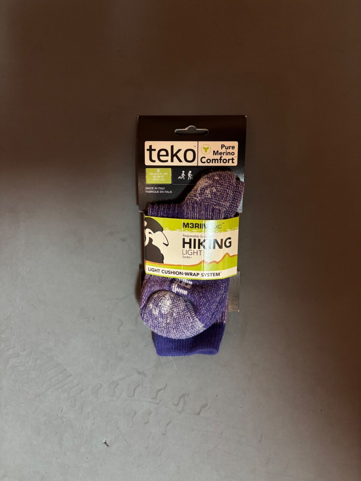 Women's hiking plum light cush w/wrap system 62%merino. Size Medium