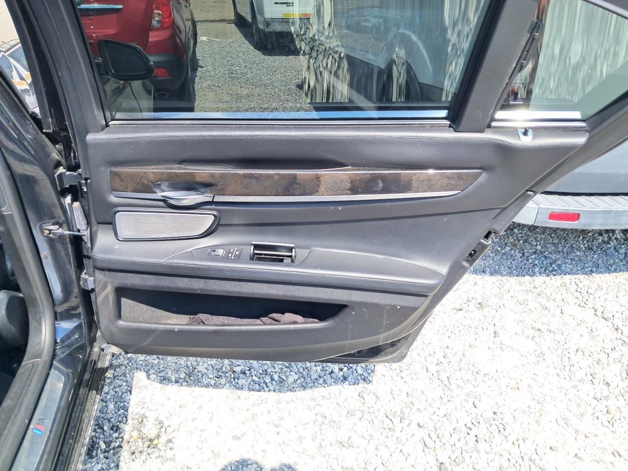 750IL 2013 Glove Box 4778425