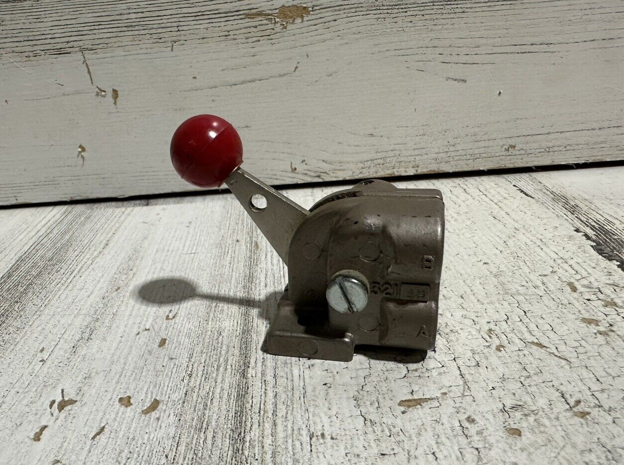 Parker Schrader Bellows Valve Model 321 4H (Read Desc)