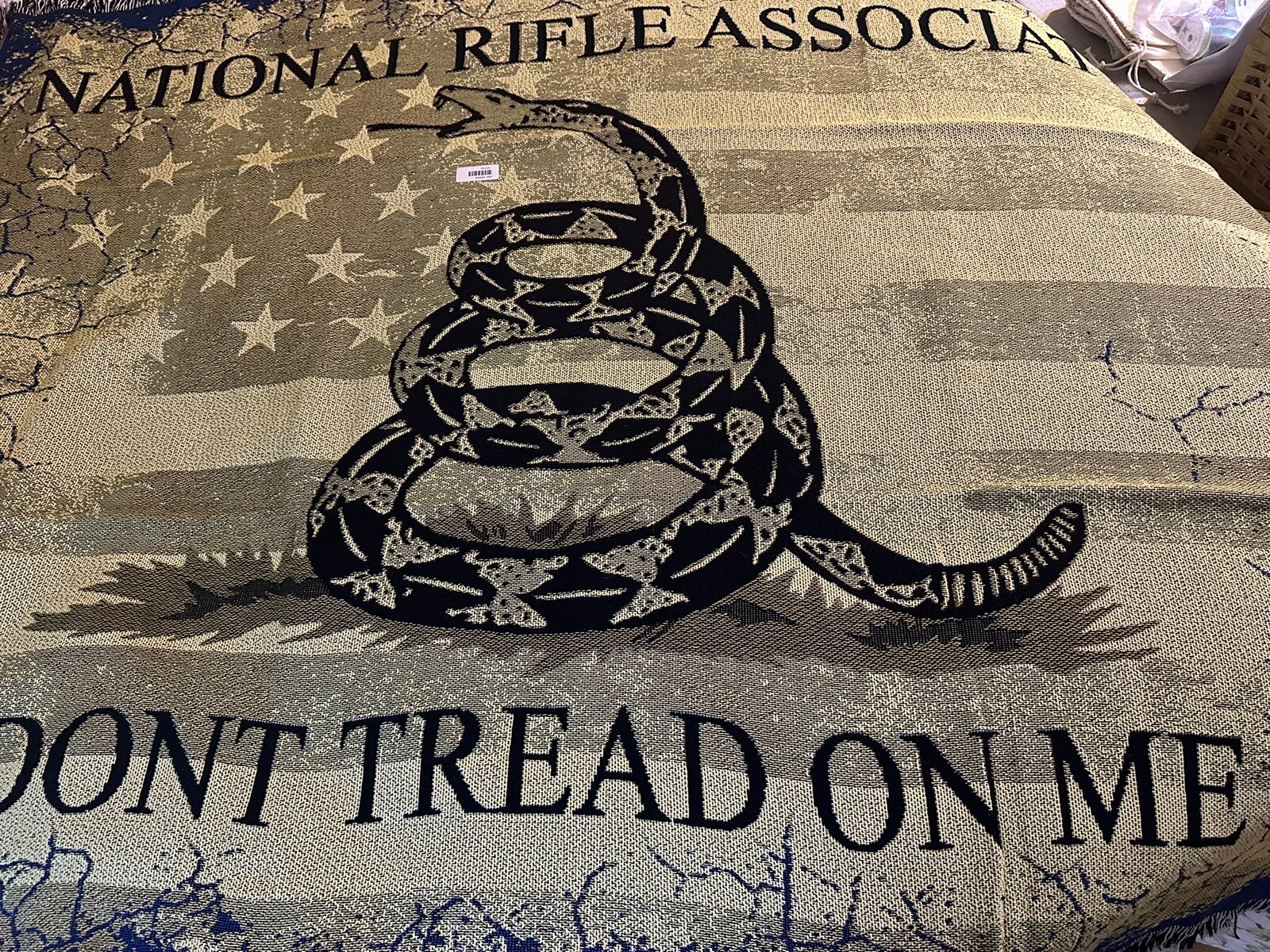 National Rifle Association NRA Don’t Tread On Me Knit Throw Blanket Tapestry USA