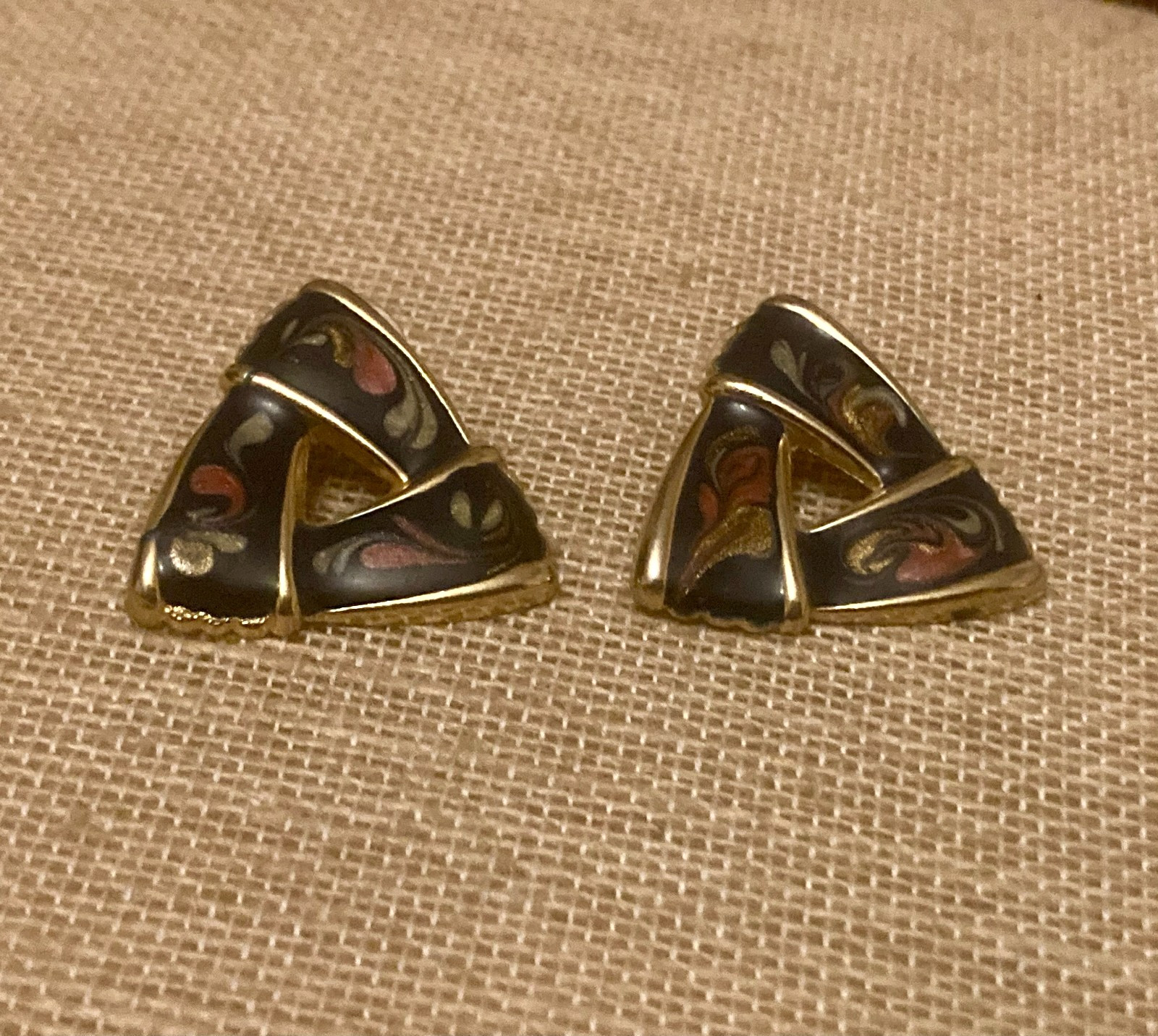 Vintage Retro Black Enamel Floral Painted Earrings Triangle Pierced Post Estate