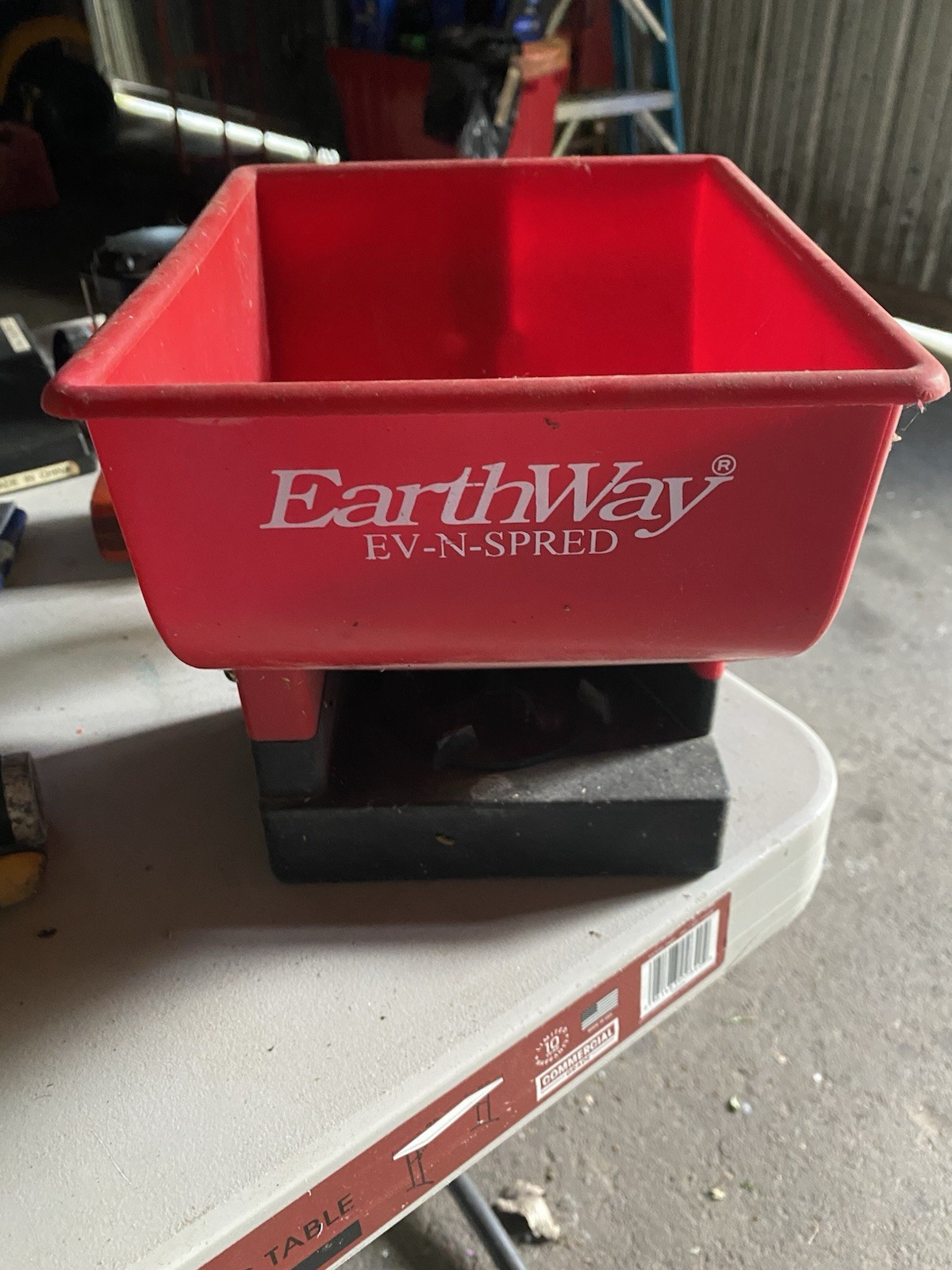 EarthWay EV-N-SPRED 3500 Hand Spreader Manual Fertilizer Applicator