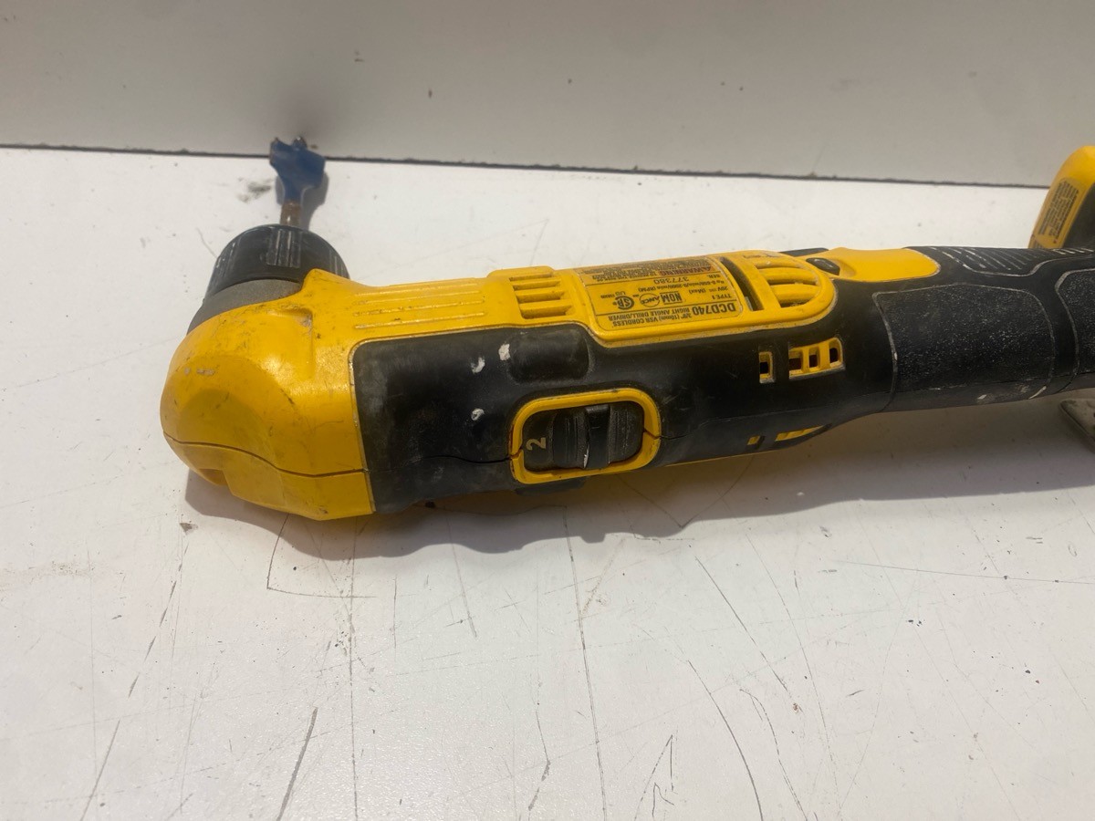 DEWALT RIGHT ANGLE DRILL/DRIVER DCD740 (P22018449)