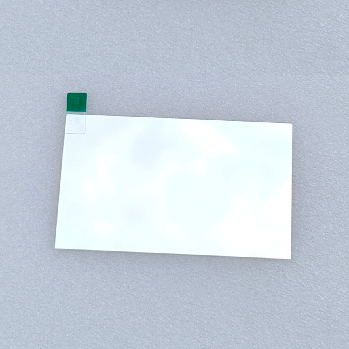 84*50*1mm Heat Insulation Glass Affixed Polarizer Film Projector Screen Repair