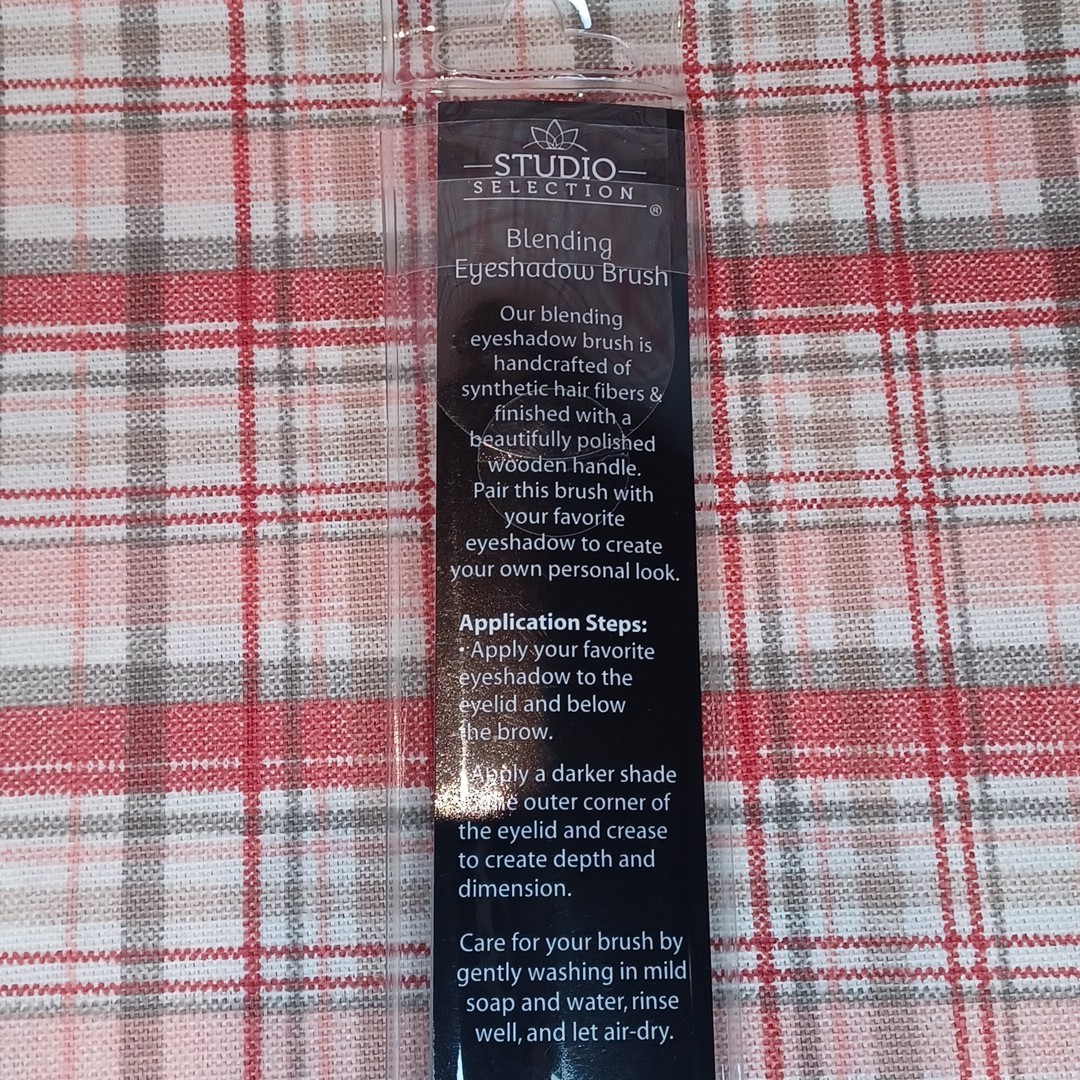Studio Selection Blending Eyeshadow Brush