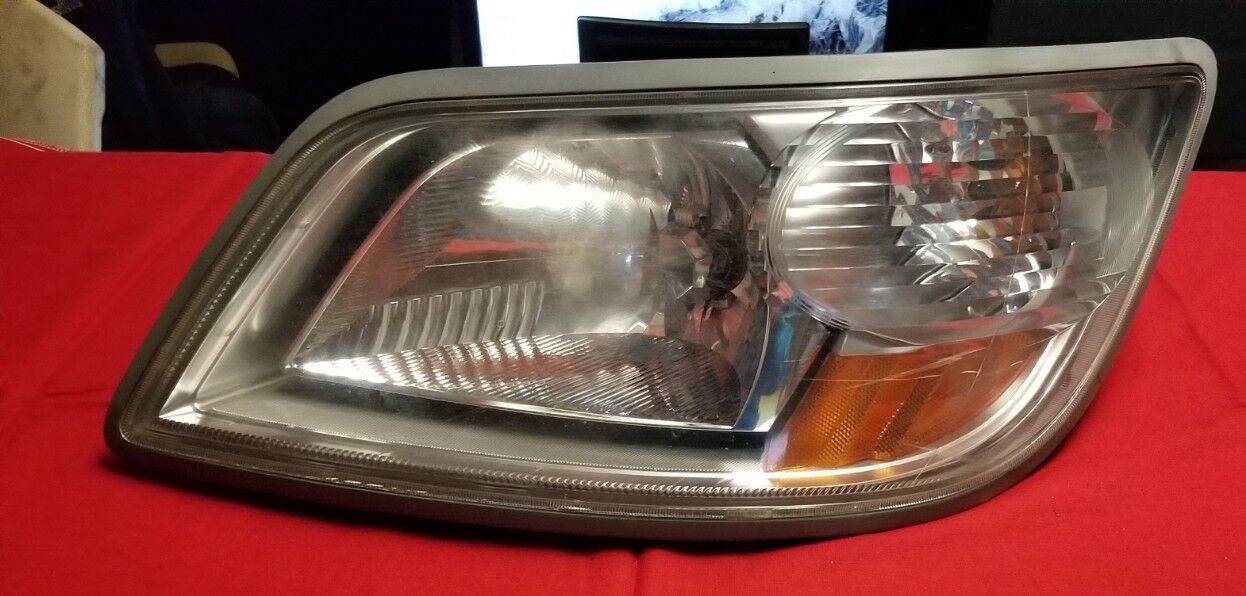 2011 HINO 258 OEM LH HEAD LIGHT  DRIVERS SIDE  US4157
