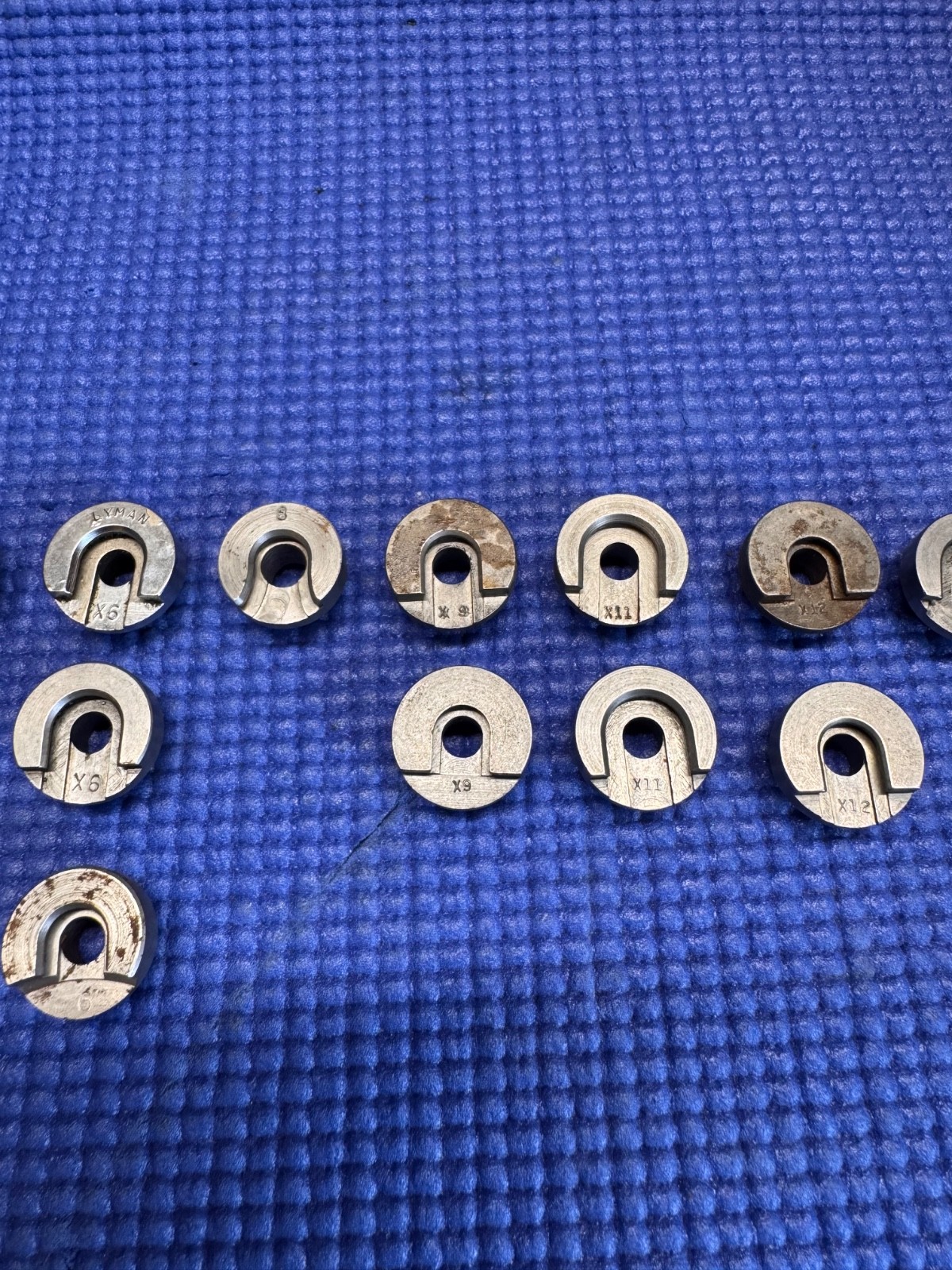 Lyman Reloader's Shellholder Set of mixed numbers 28 count