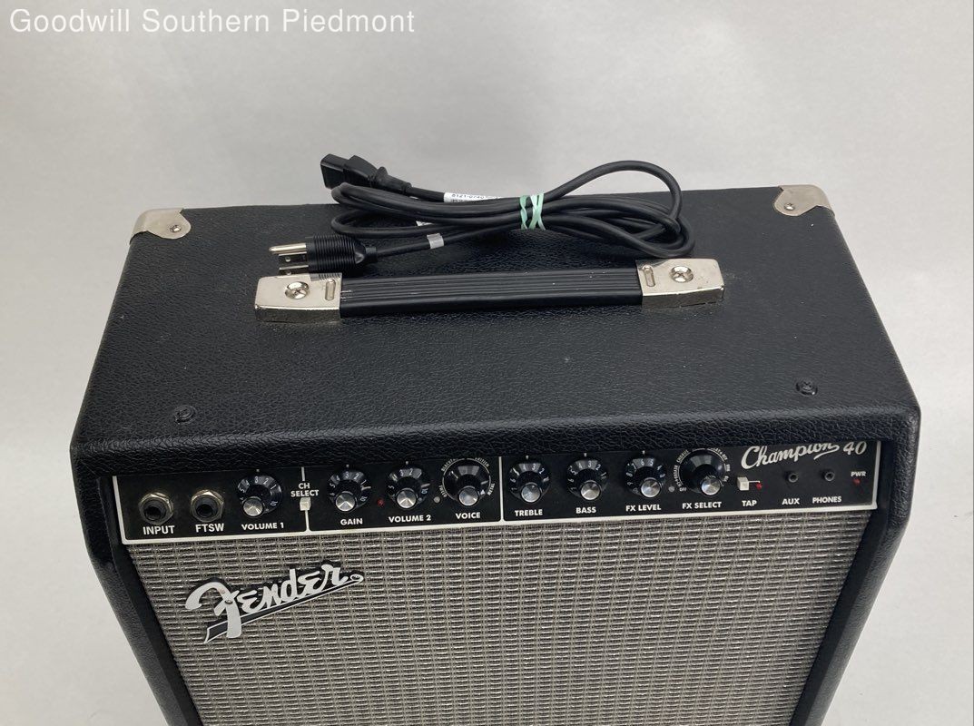 Fender Champion 40 Guitar Amplifier - Tested