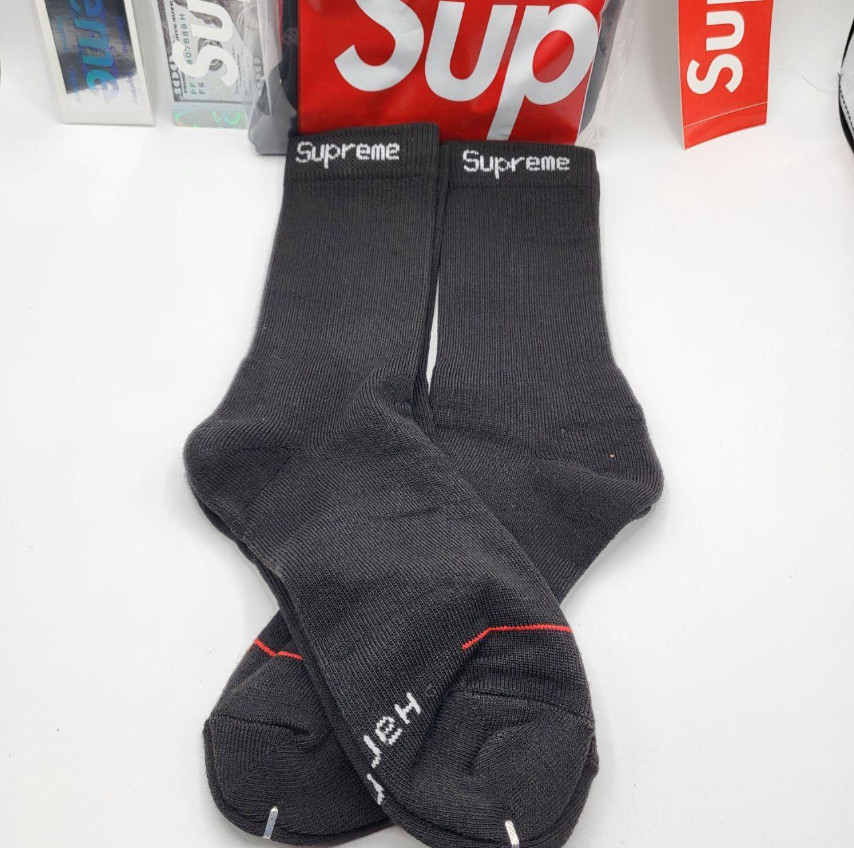 Supreme Hanes Socks 4 Pairs Set of Black Men's 6-12 Round Neck Socks!