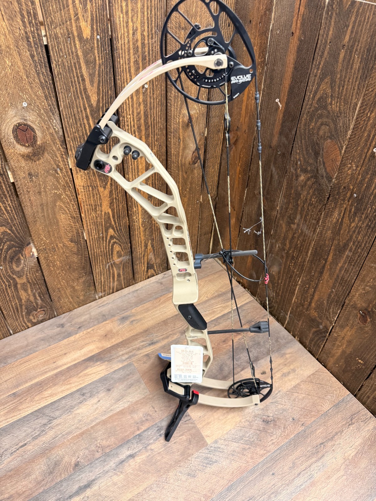 *BOW ONLY* -PSE EVO EVL 32 - Tan - 80lbs - RH