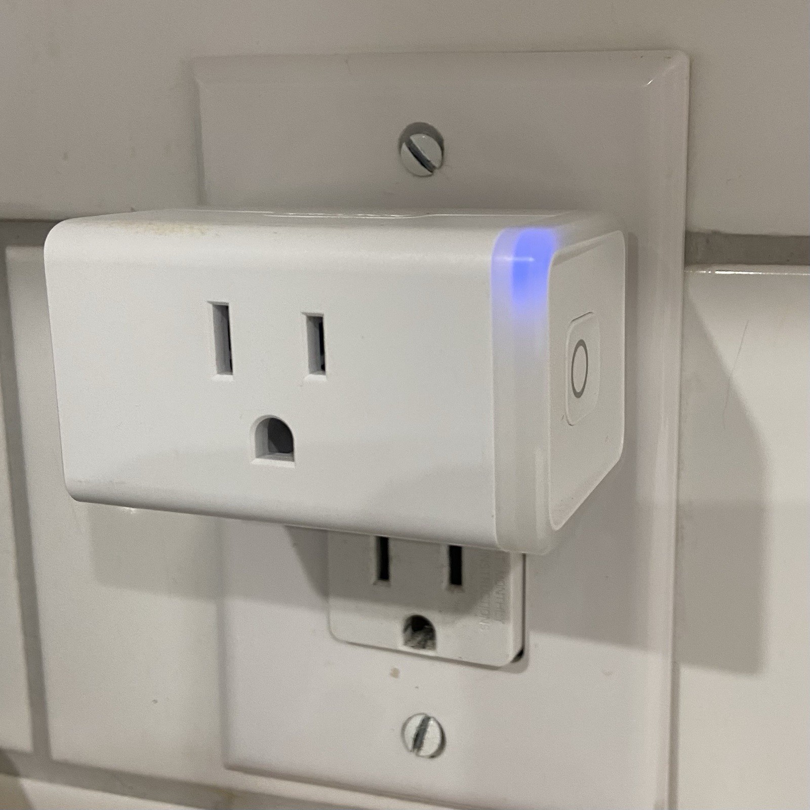 TP-Link Smart Wi-Fi Plug Mini White (HS105) - Turns On - Not Tested