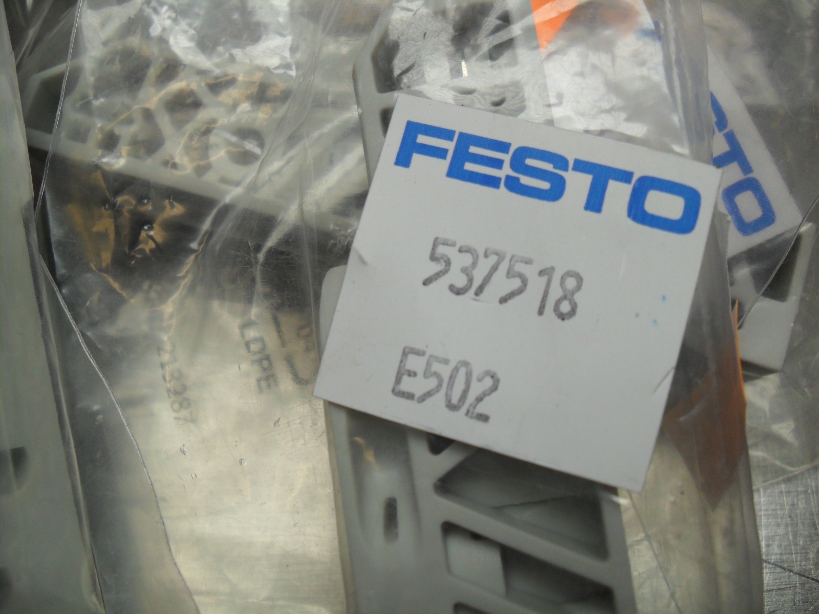 Qty 4 - FESTO ELECTRIC 537518 SUB-BASE VABS-B6-PB-Q-B  e402 NIB