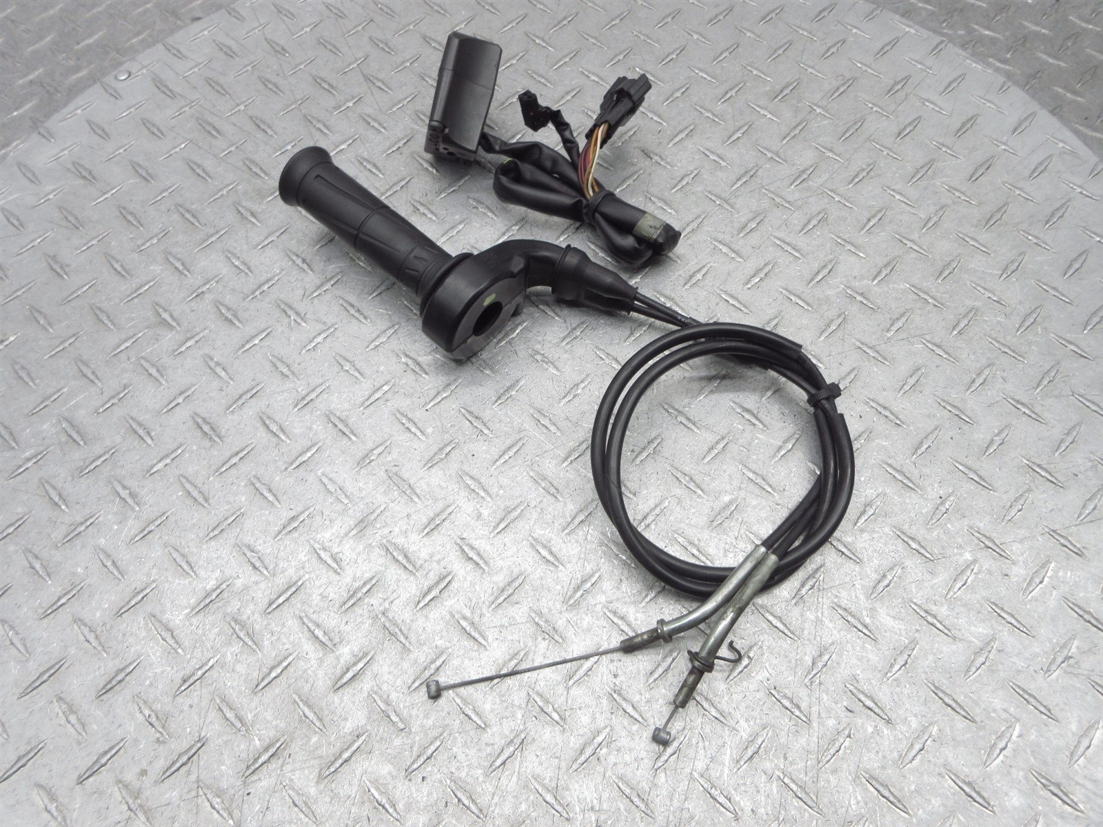 2011 11-15 Kawasaki ZX10R ZX1000 ZX1000D ZX10 Right Switch Throttle Control Grip