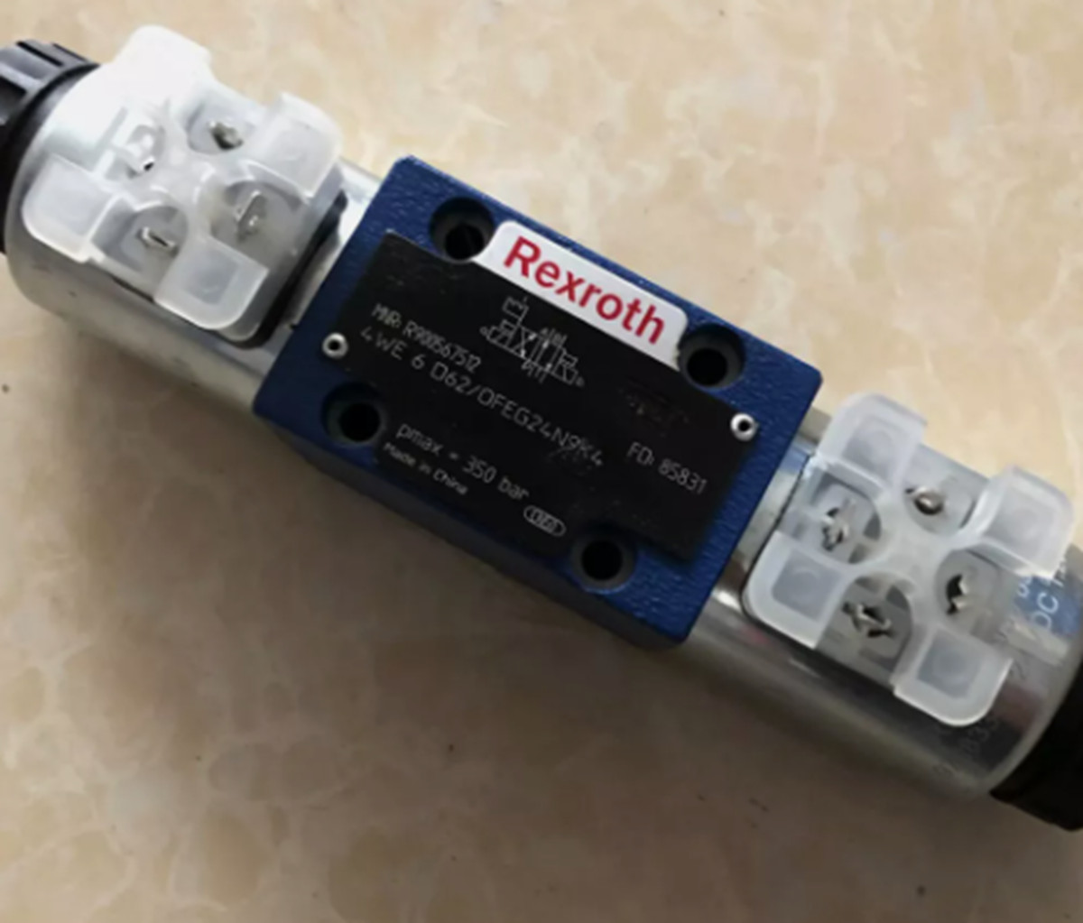 NEW 4WE6D62/OFEG24N9K4 rexroth valve R900567512