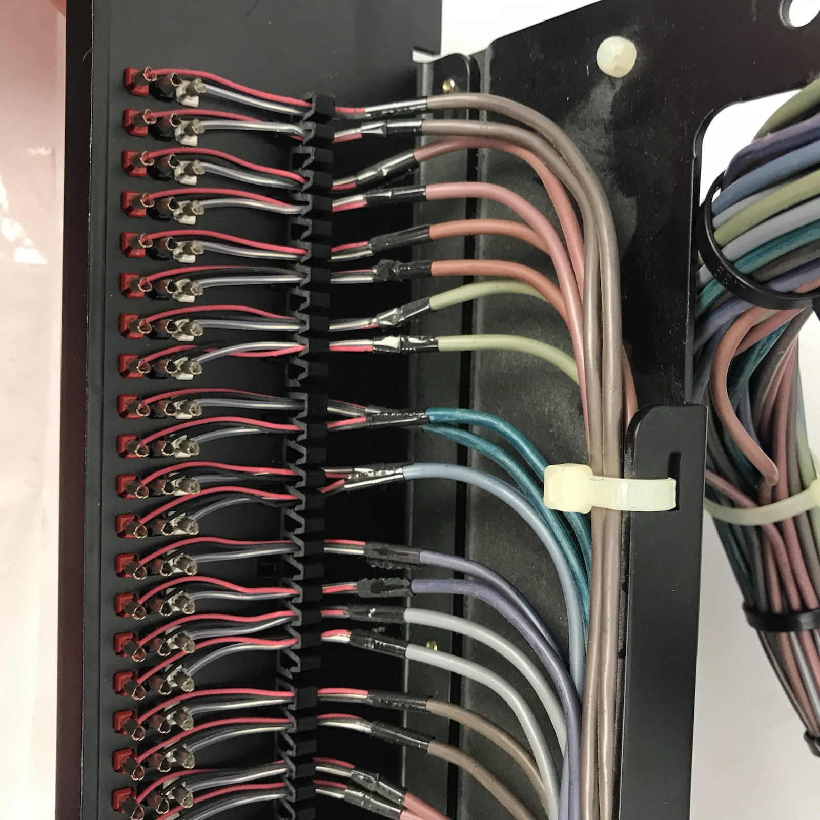 ADC Ultrapatch 48 Point TT Patchbay Panel Cables Pro Patch Bay BJF107-4MKIV