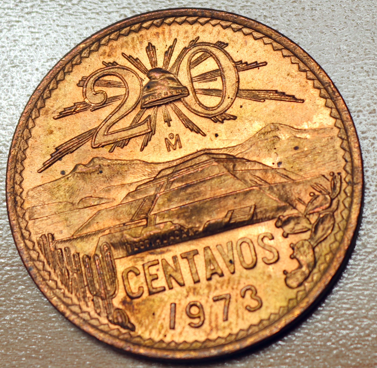 1973 Mexico 20 Centavos Pyramid of the Sun Unc.