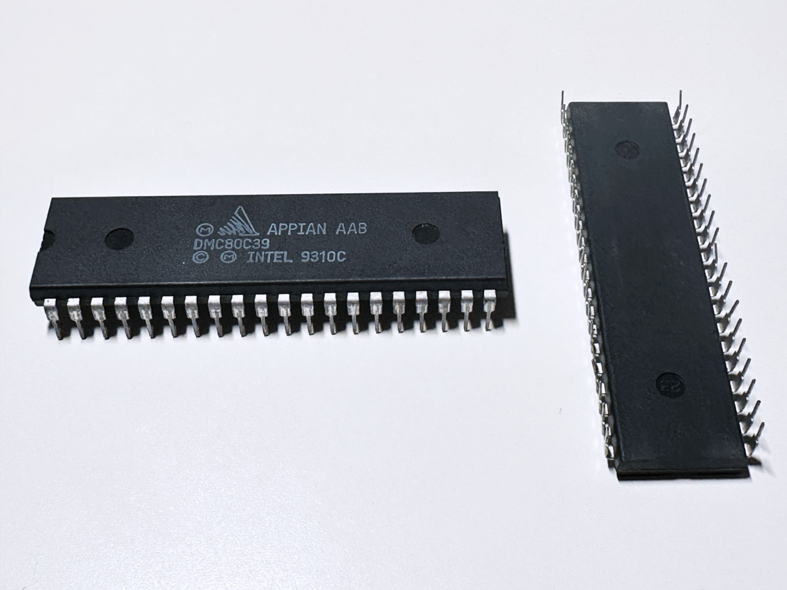 1X DMC80C39 APPIAN CMOS Single-Chip 8-bit Microcomputer 2KB ROM 128B RAM DIP-40