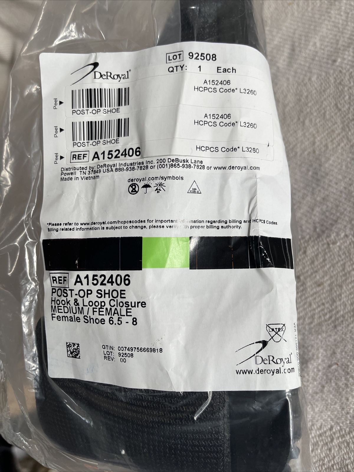 DeRoyal...Medium...Post Op Hook & Loop closure Shoe...Female Ref A152406 Black