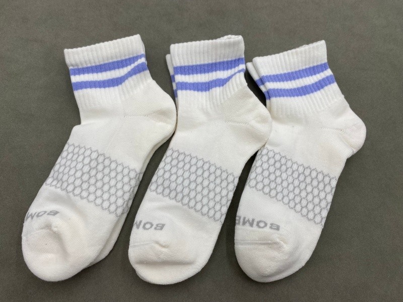 3 Pairs Bombas Honeycomb Women's 8-10.5 Quarter Socks Size M Blue stripes