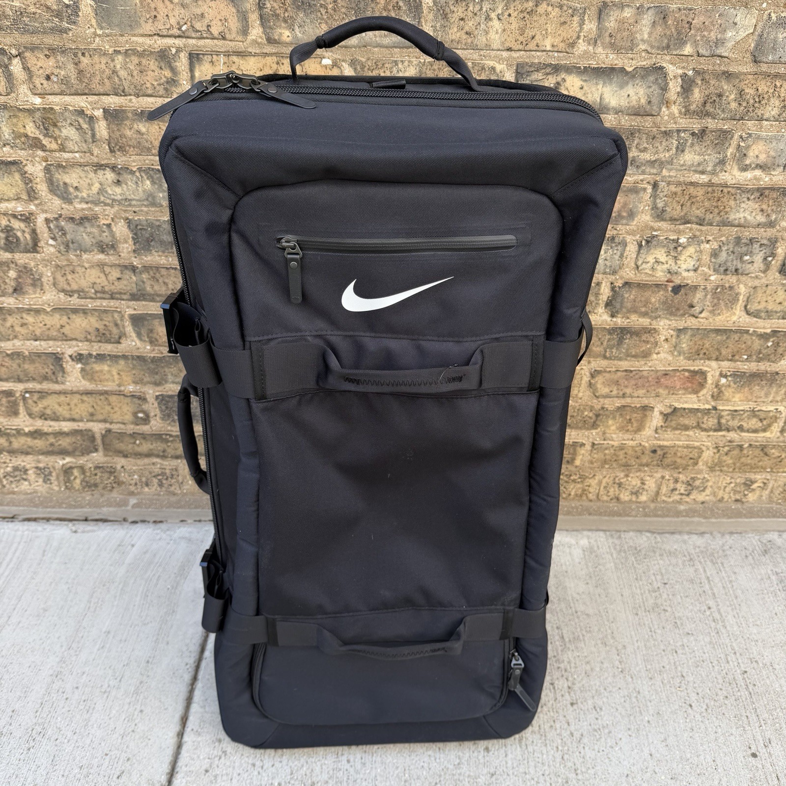 Nike FIFTYONE49 Black 32”Upright Wheeled Bag Roller Suitcase Luggage PBZ278-001