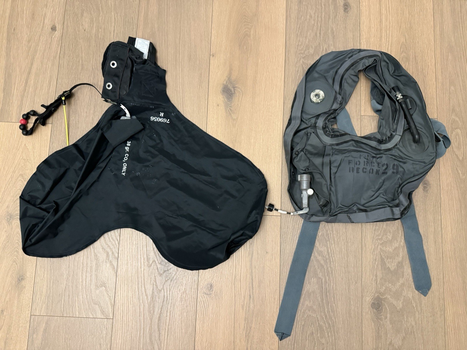 VINTAGE Navy Seals FORCE RECON 29 Life Preserver Vest & PECI Inflatable Lot RARE