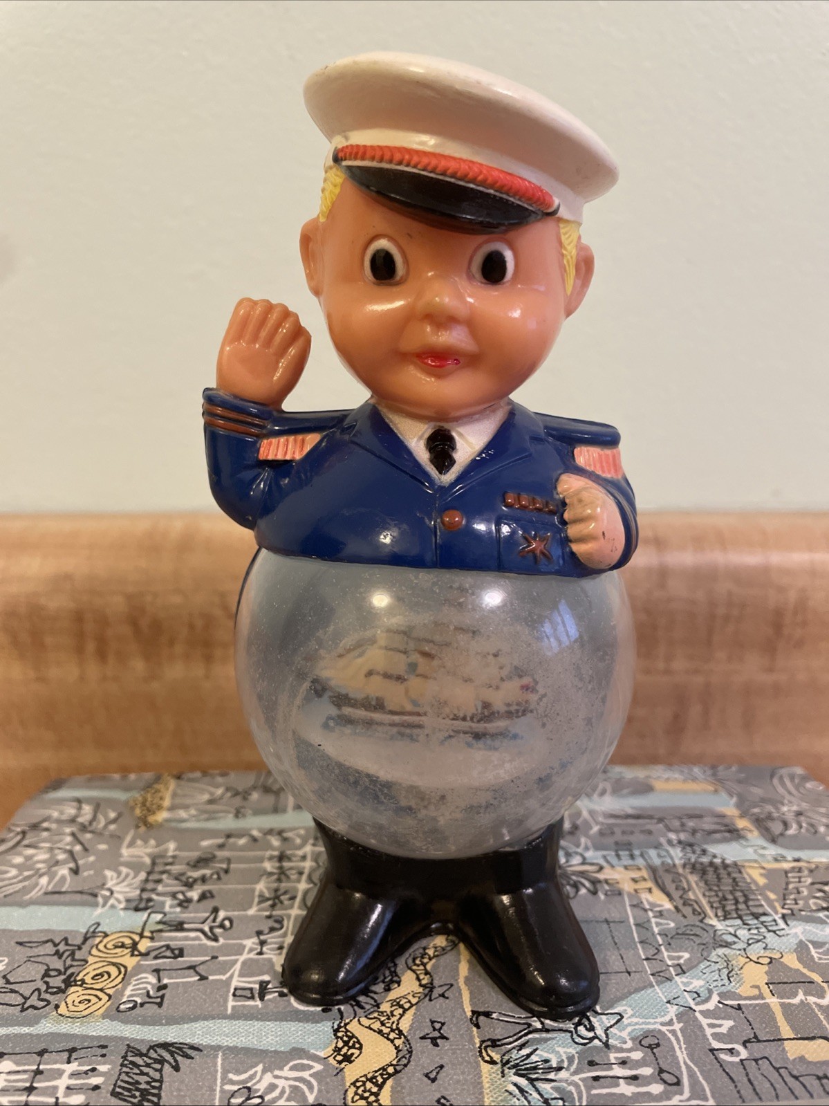 VINTAGE POLICE SAILOR MAN SNOW DOME OCEAN CITY MARYLAND HARD PLASTIC NO WATER