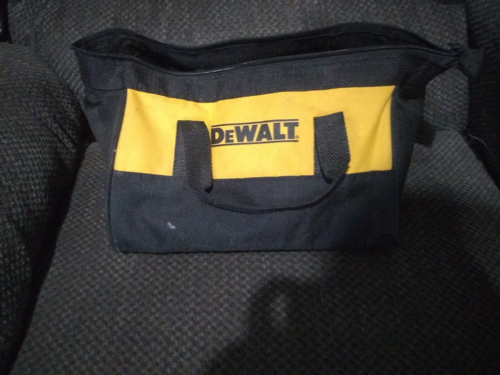 DeWalt 20v Drill And Battery Bag Set