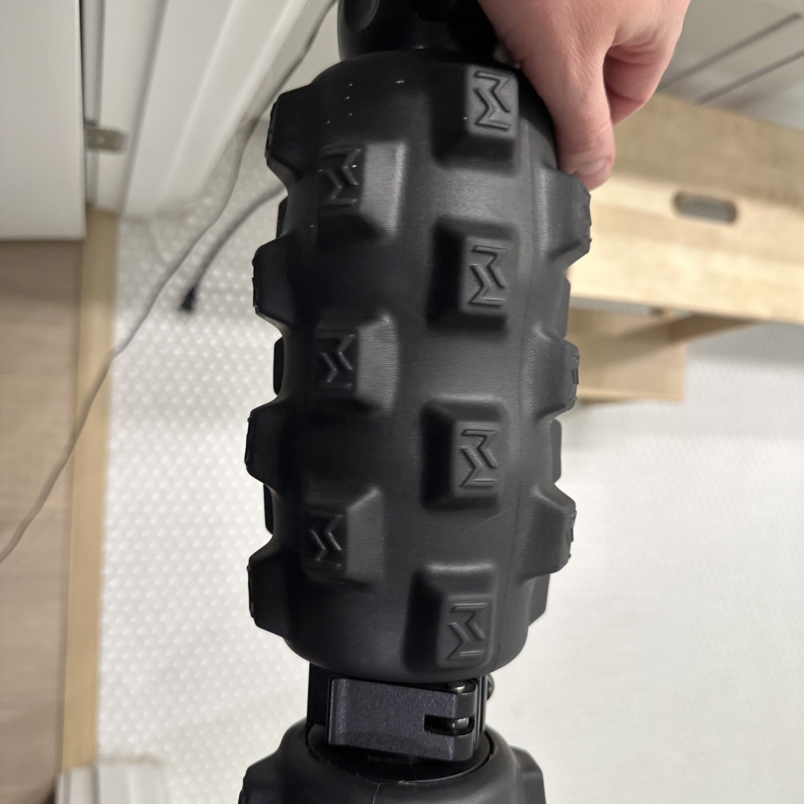 MOBILITY WALL Stand Up Door Mounted Smooth Foam Roller For Soft Tissue Massage