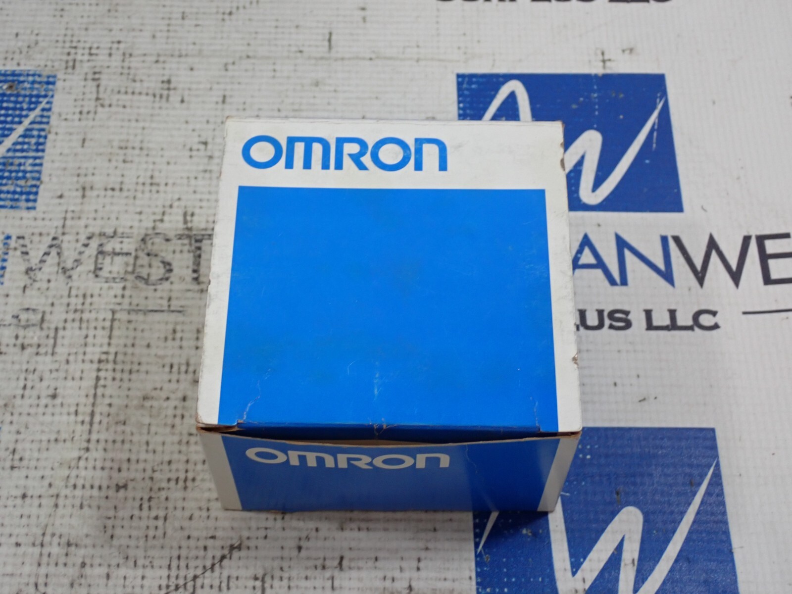 New Omron TL-X18MB1-GE Proximity Sensor 12-24VDC