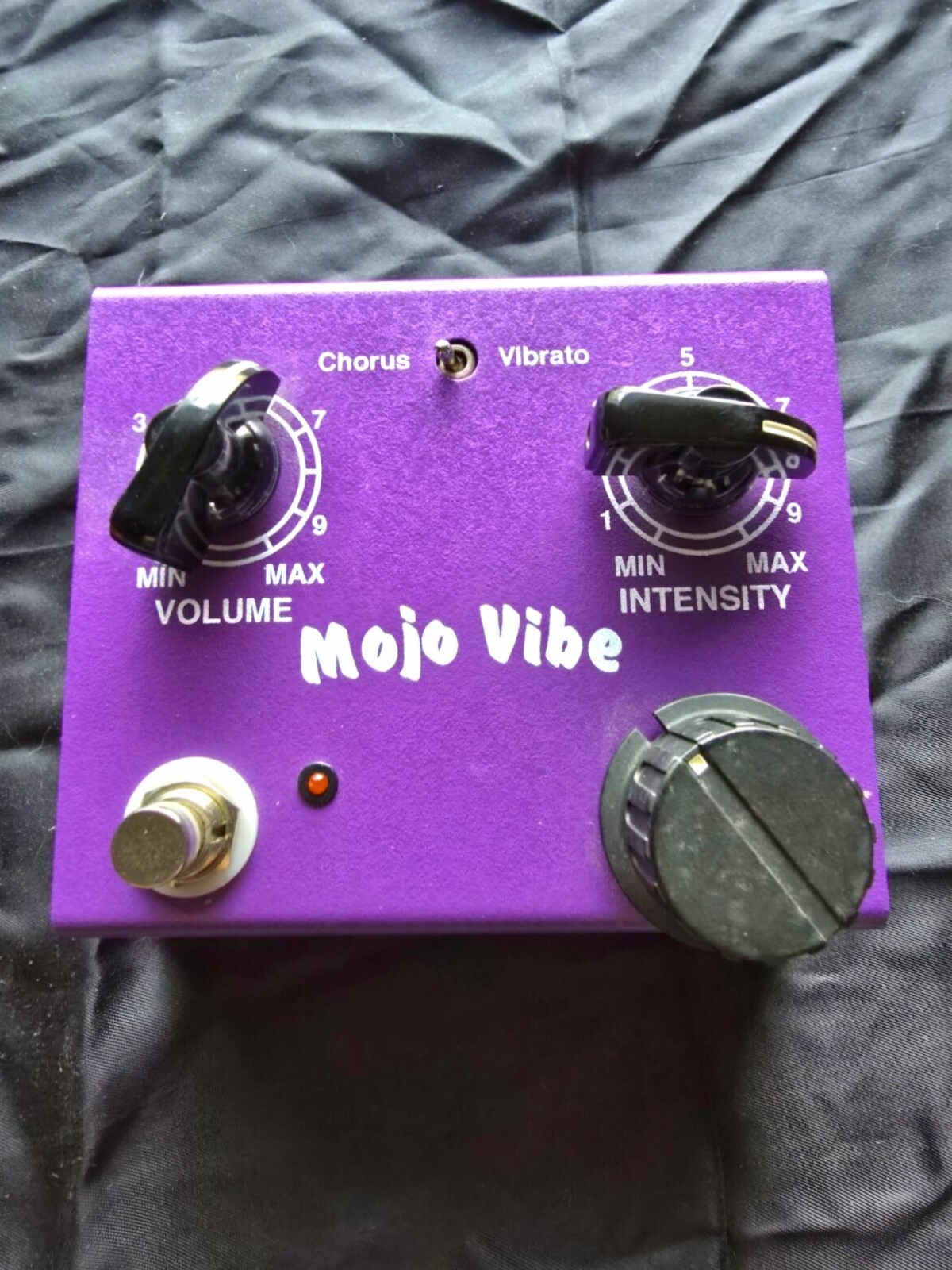 Sweet Sound Mojo Vibe Vibrato and Chorus Pedal Jump To Section