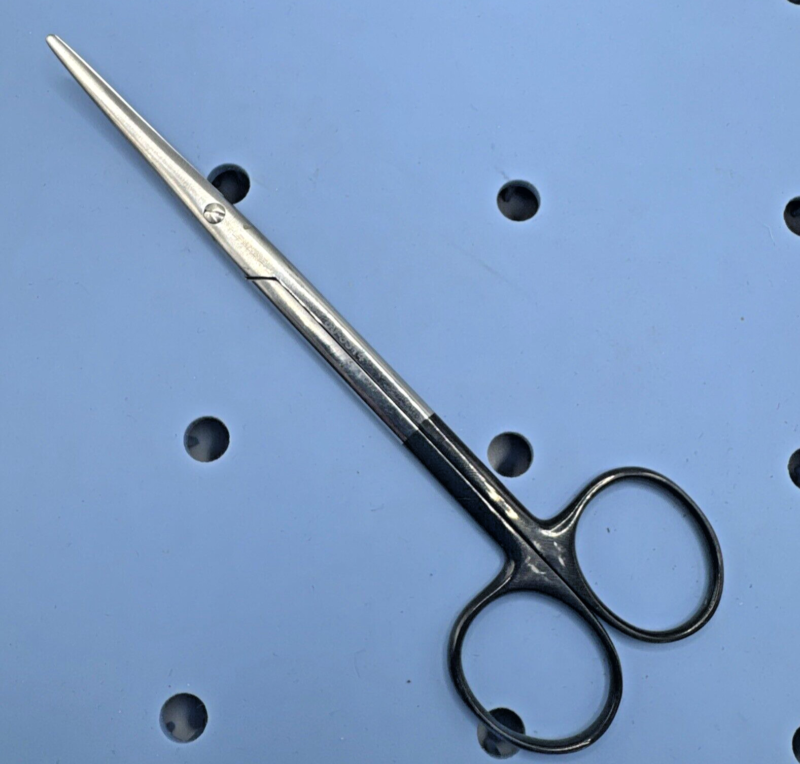 Symmetry 80-3314 Metzenbaum Razor Edge w/o Serrations, Black Handle, 5.75"