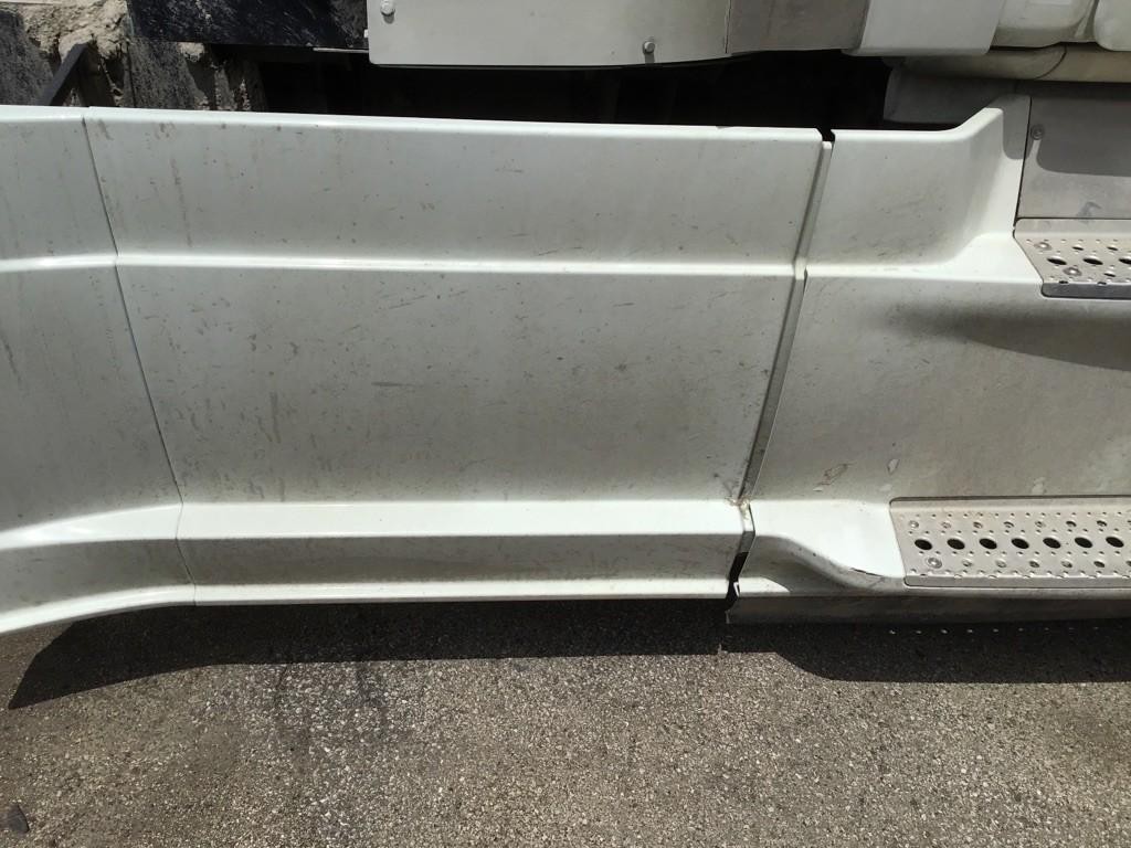 For 2017 FREIGHTLINER CASCADIA 113 SIDE FAIRING Right ,  OH