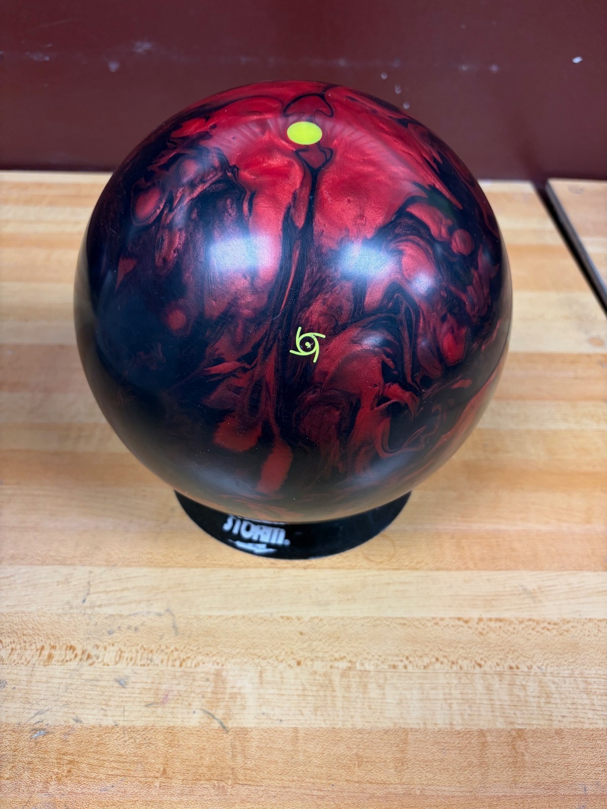 Storm Bowlero Hyroad Bowling Ball 15lb without original box