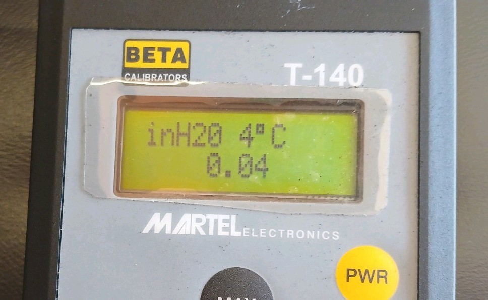 Martel Electronics T-140 Pressure Calibrator/Manometer main unit CLEAN W1B4
