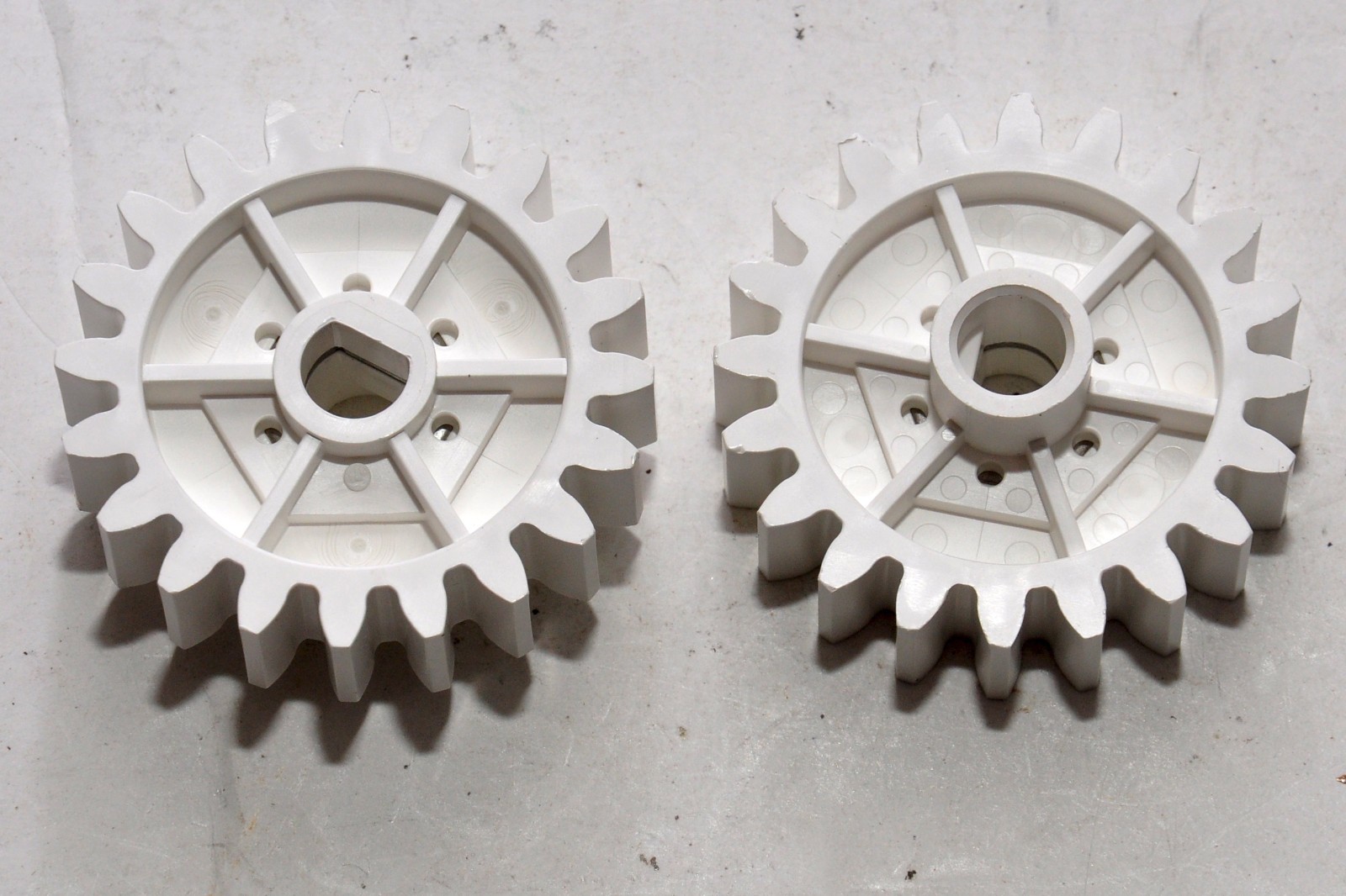 2 Genuine Noritsu 20 tooth drive gears  for mini lab PROCESSOR; NOS