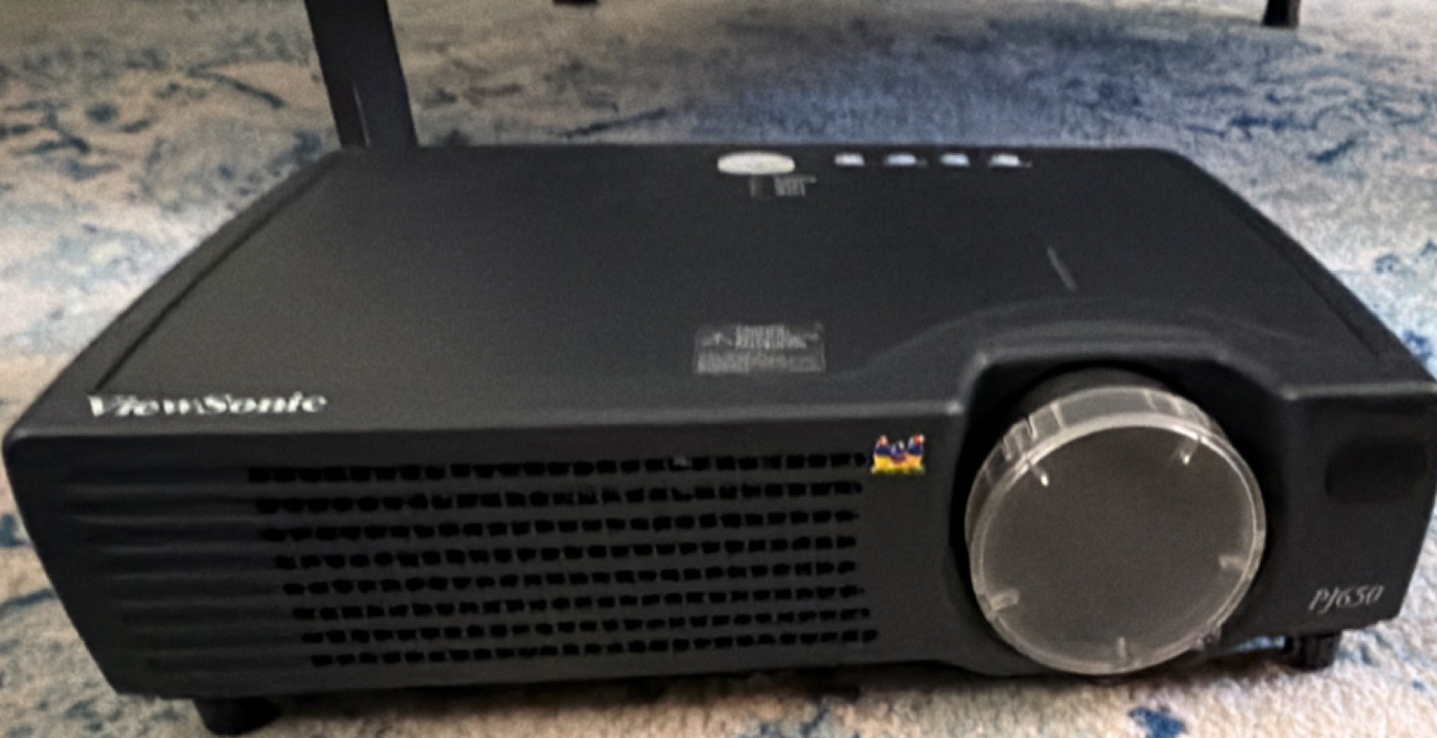 ViewSonic PJ650 LCD Projector 1500 ANSI Lumens XGA 4:3 w/ Remote & Case