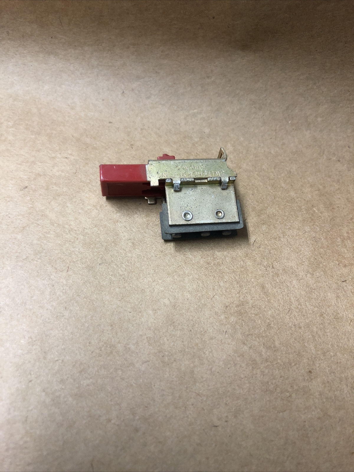 SWITCHCRAFT PART # 75031A52E