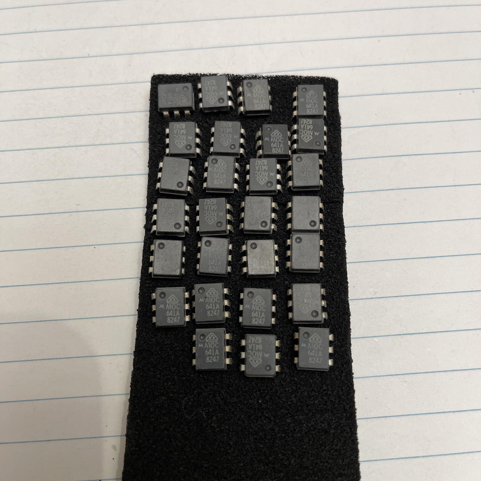 QTY 27 MOC641A INTEGRATED CIRCUIT MOTOROLA