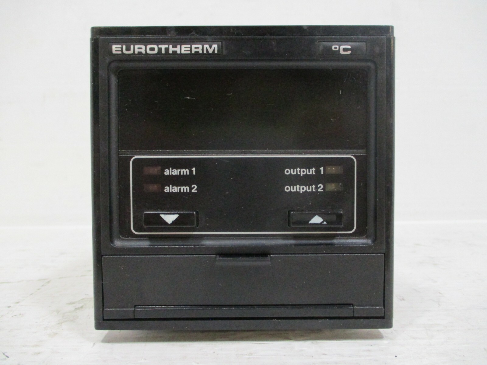 Eurotherm 810-047-000-070 Digital Temperature Controller 0-400 Celsius Control