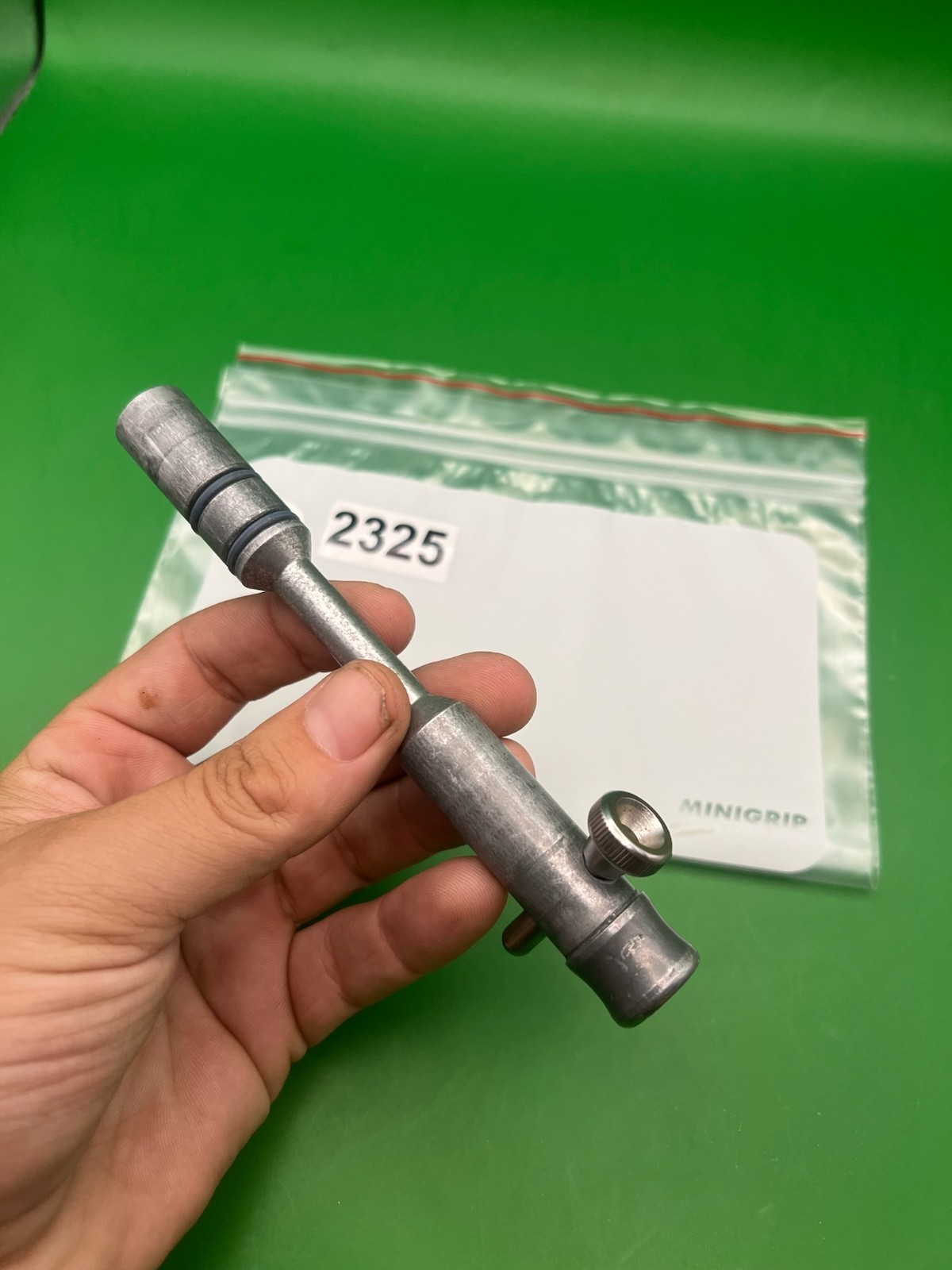 Autococker Bolt