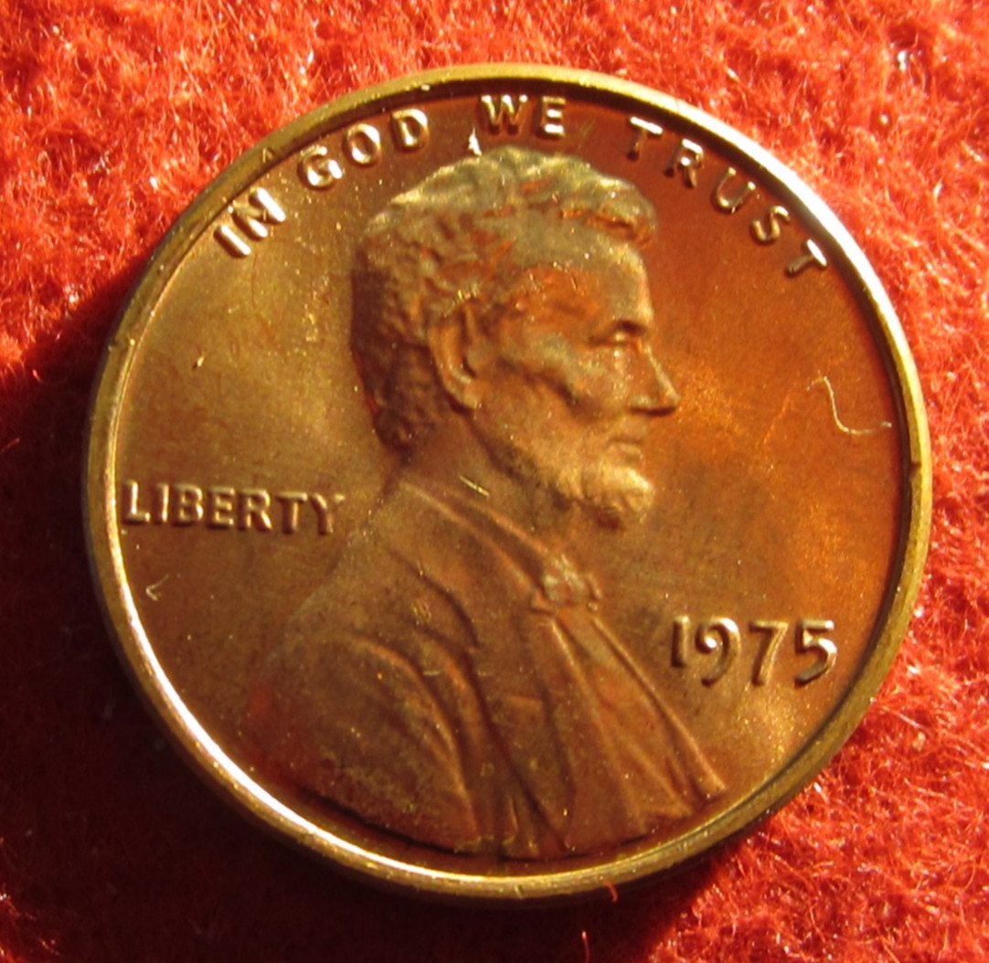 1975 (P) Lincoln Memorial Cent/Penny -  Uncirculated - Red - Actual Coin C1374