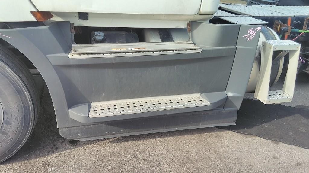 For 2022 FREIGHTLINER CASCADIA 126 SIDE FAIRING Left ,  OH