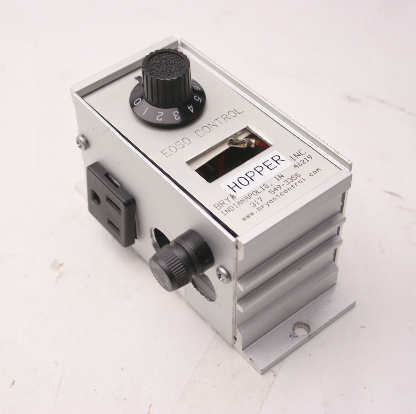 Bryant Control E050 Hopper/Bowl/Inline/Feeder Control, 115V, 5A *For Parts*