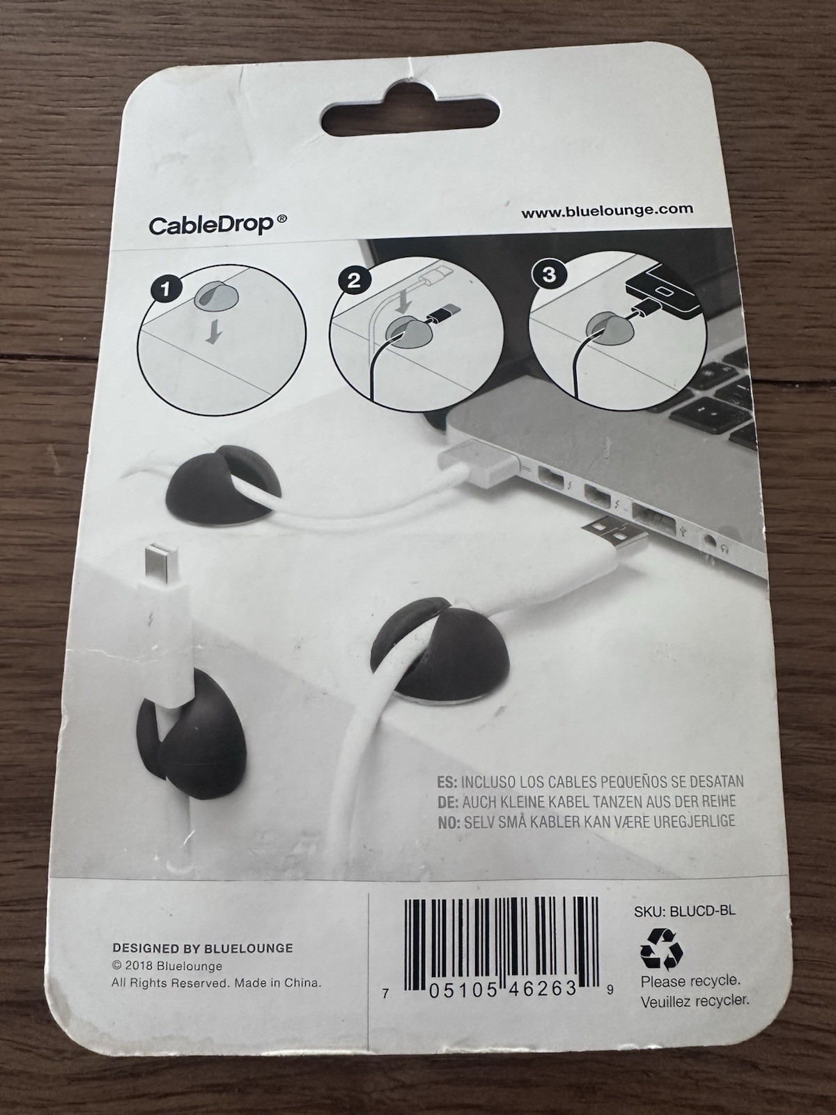 Blue lounge Cabledrop